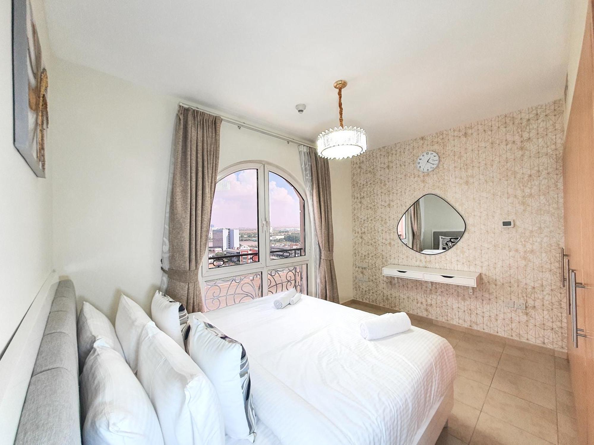 Prestigious Tower Living, Canal View, Sports Vibes, Proximity To Convenience Holiday home Dubai